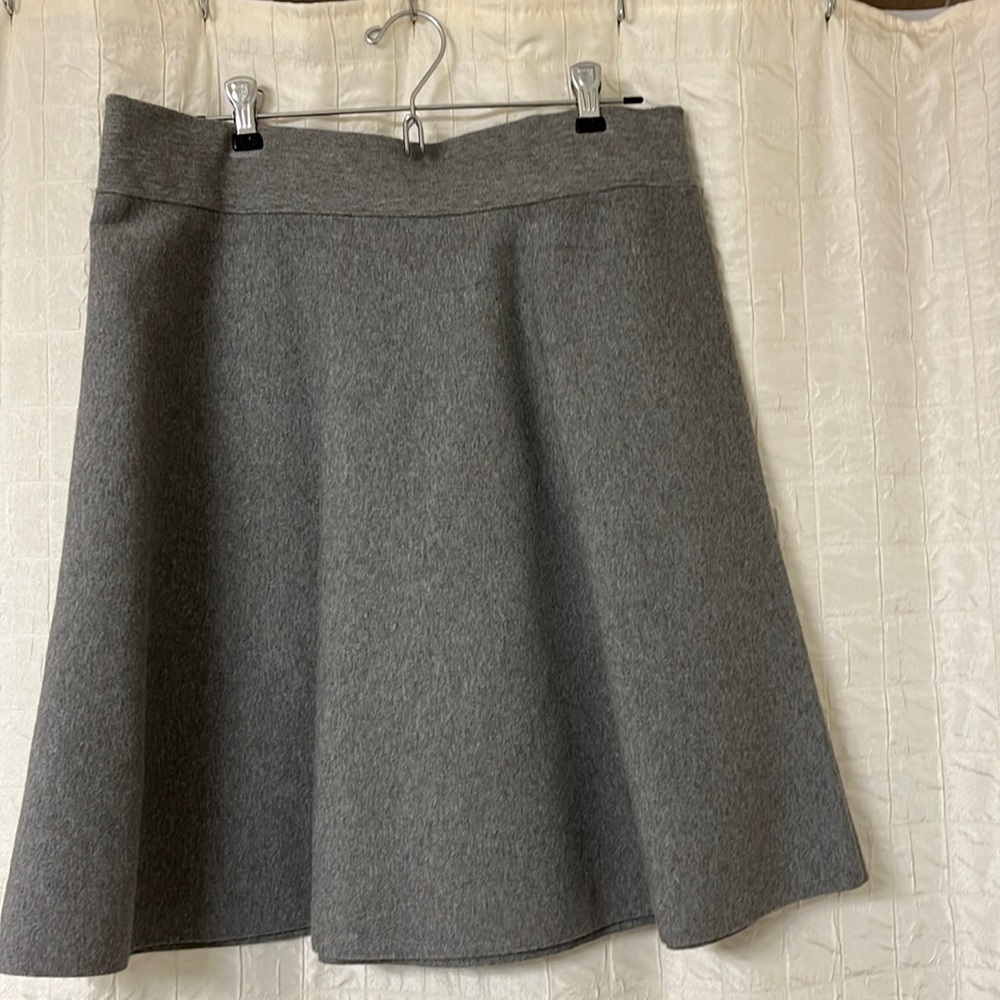 Grey knit a-line ann Taylor skirt